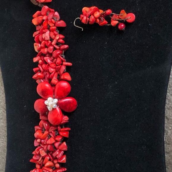 Vintage Bohemian Red Multiple Size And Shape Beaded Bracelet and Earring Set - Picture 7 of 8